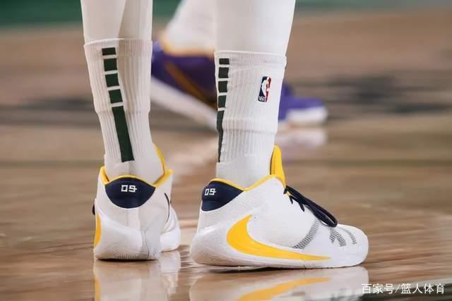 波神复出20分东契奇30+10 绿军大胜独行侠1-0